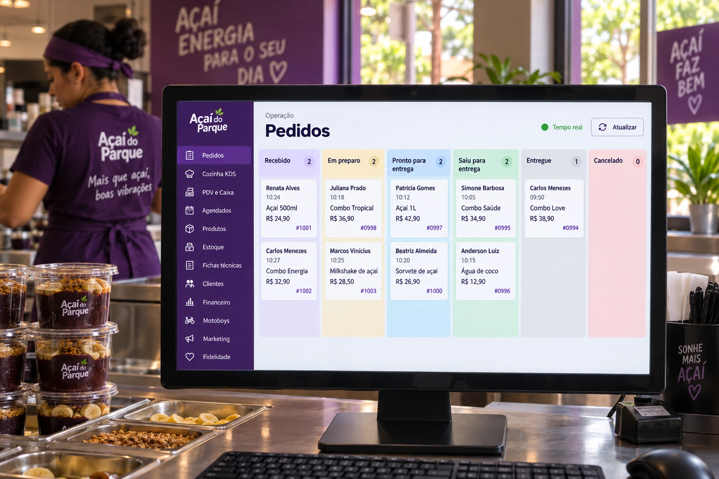 Painel de pedidos da loja Açaí do Parque aberto em um monitor no balcão
