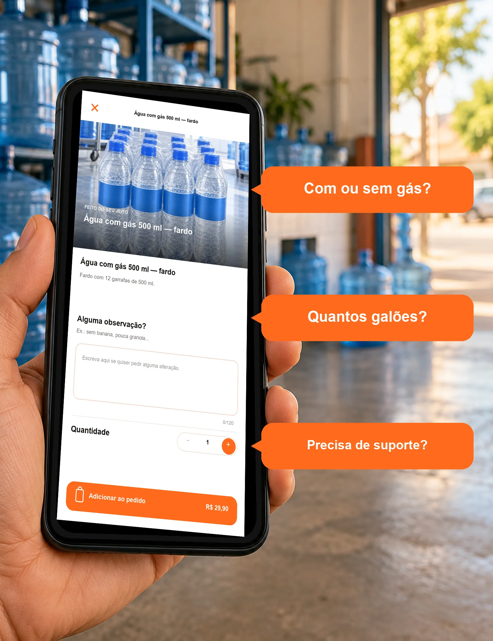 Celular com o produto da loja Água Cristalina Distribuidora e três perguntas comuns de clientes de água mineral